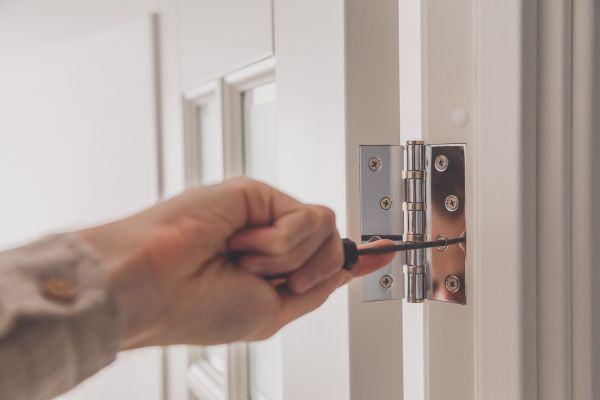 Hinge Repair in Winter Park