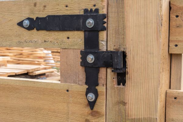 Gate Hinge Adjustment in Winter Park