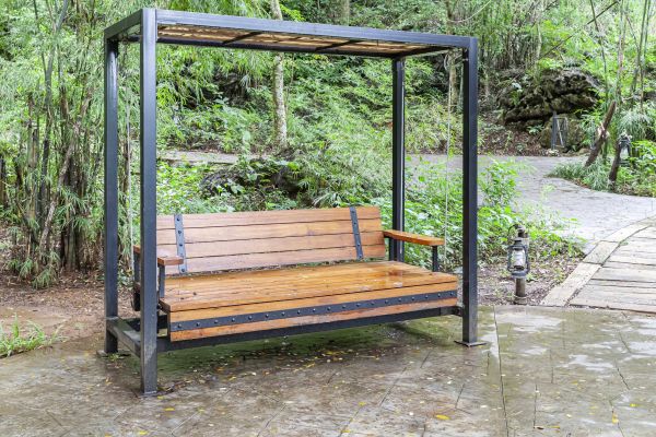 Arbor Swing Installation in Winter Park